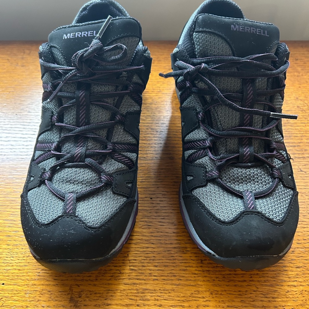 Merrell Waterproof Hiking Shoe size 9.5 Wide